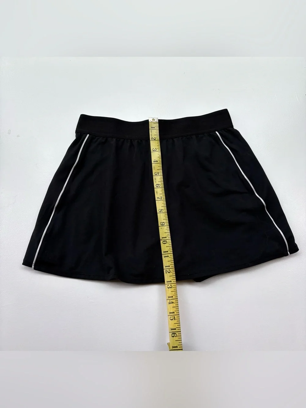 Nike Black Skort with White Piping - Picture 4 of 7